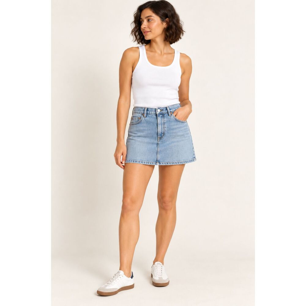 Aritzia Denim Forum The '90s Ricci Denim Mini Skirt Light Wash Size 29